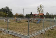 budowa ogrodzenia placu zabaw w sołectwie Mniszek