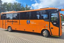 autobus z boku