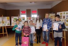 Uczniowie biorący udział w konkursie z PSP i PG w Wolanowie