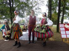 Oberek w wykonaniu Zespołu  WOLANIANKI